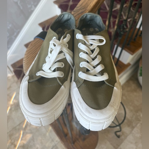 MADLOVE ladies, olive green platform sneaker excellent condition size 9 - Picture 4 of 11